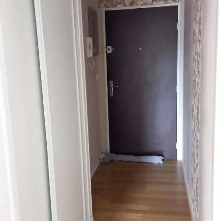 شقة 1 Piece Principale Avec Balcon Local A Velo Prive Place Dans La Rue Pour Voiture دْييب